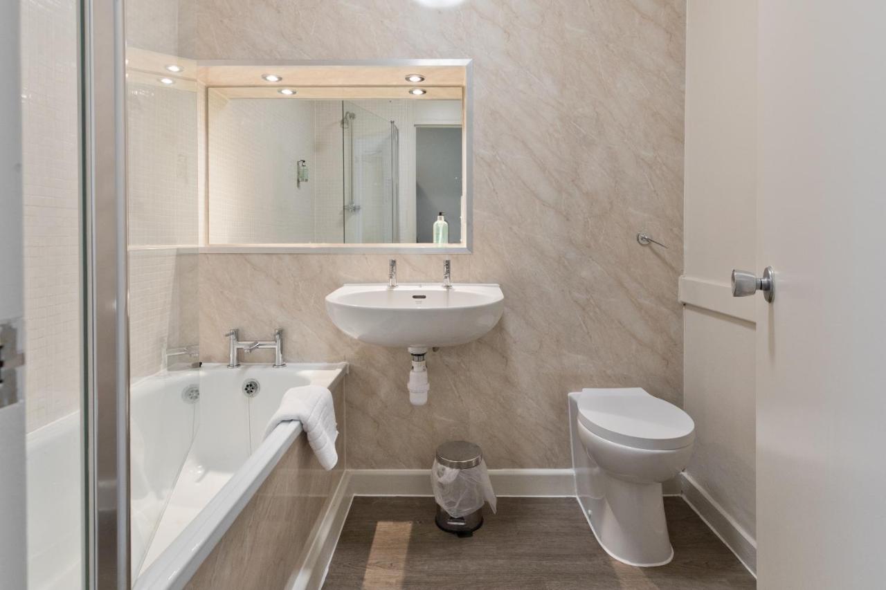 Blue Bell Lodge Hotel Middlesbrough Buitenkant foto